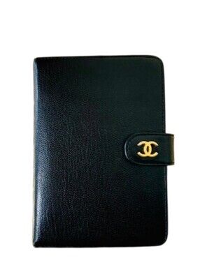 Like New!!! RARE!!! Chanel Classic CC Logo Clasp Black MM Agenda Authentic